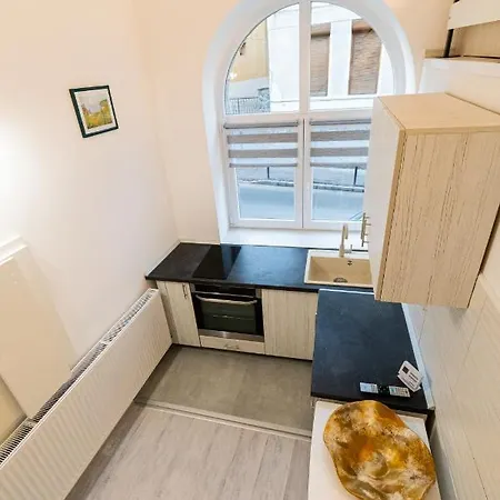 Apro - Tiny House Experience In The Heart Of Old Town Braşov