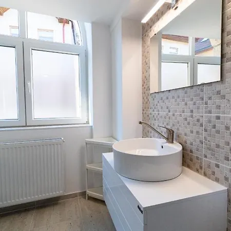 Apro - Tiny House Experience In The Heart Of Old Town