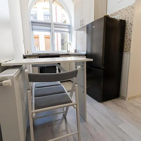 Apro - Tiny House Experience In The Heart Of Old Town * Braşov
