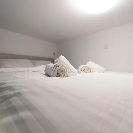 Apro - Tiny House Experience In The Heart Of Old Town
